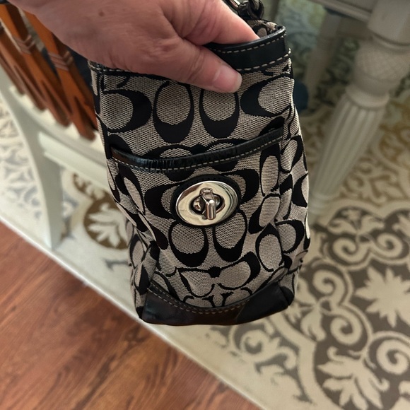 Coach Black and Cream Signature Shoulder Bag - Picture 10 of 12
